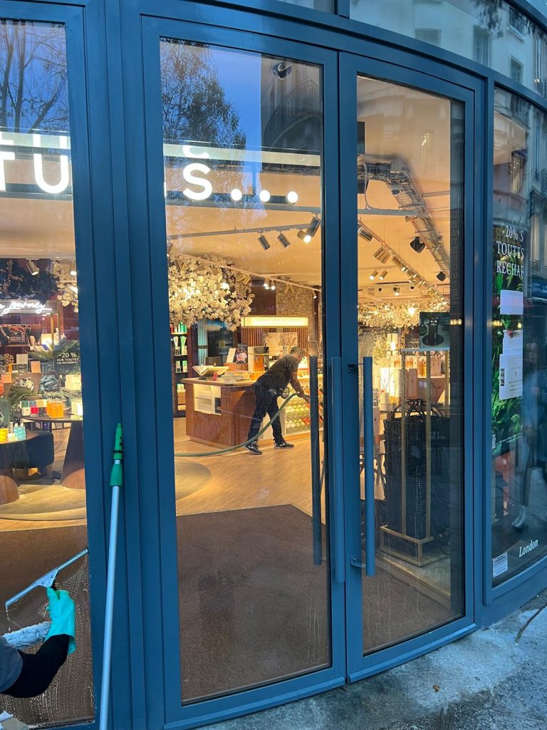 whatsapp image 2025 08 06 à 21.15.54 61b79a32